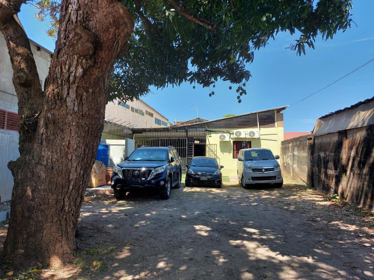 Hospedaje Los Lirios Chitre Exterior photo